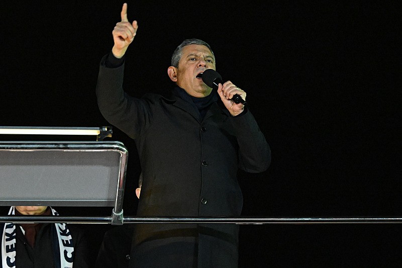 Özgür Özel'in "sıcak salon" yalanı... Başkan Erdoğan'ın Aydın konuşmasını hedef aldı fena patladı-2