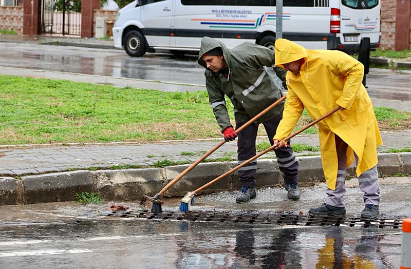 Sistem peş peşe geliyor: Meteoroloji'den 12 ile sarı kod! İstanbul için kar ihtimali netleşti-13