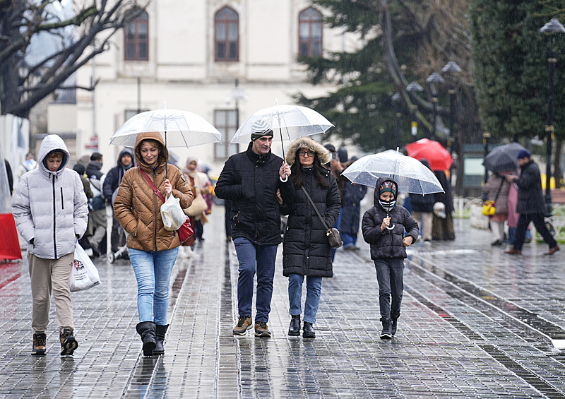 Yağmur, çöl tozu ve fırtına aynı anda: Meteoroloji 20 ili uyardı! İstanbul’a pazartesi kar geliyor-17