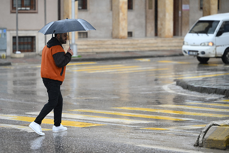 İstanbul’da kuvvetli yağış alarmı: Orta Akdeniz sistemi 2 hafta etkili olacak!-12