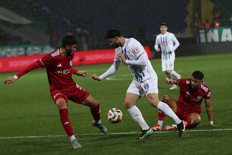 Rizespor evinde Beyoğlu Yeniçarşıspor'u ağırladı (AA)