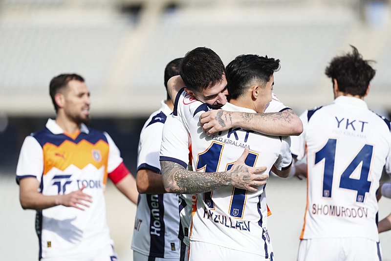 Başakşehir'in gol sevinci (AA)