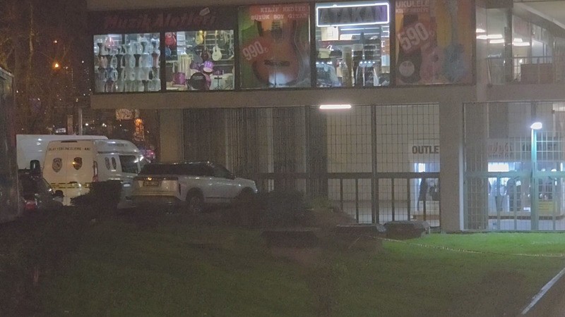 İstanbul'un göbeği Eminönü'nde banka soygunu! Paraları çaldı kaçarken düşürdü: Evinde yakalandı-3