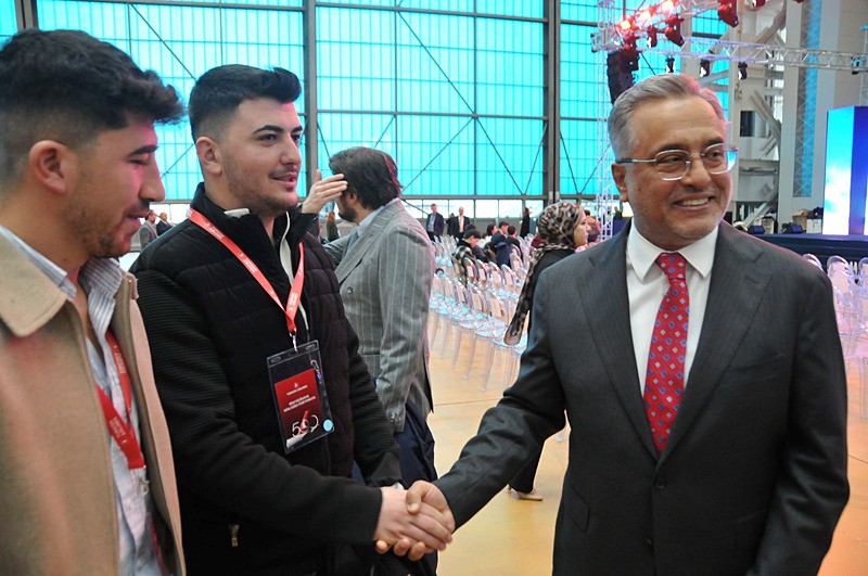 12 yıl önce reklam filminde görmüştük: O minikler büyüdü THY’nin misafiri oldular-4