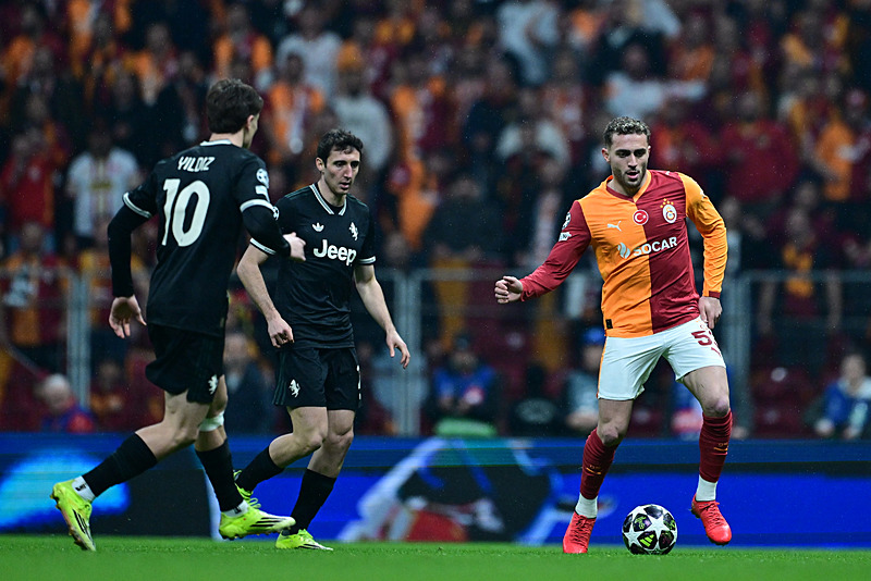 Galatasaray - Juventus | ŞAMPİYONLAR LİGİ MAÇI CANLI-11