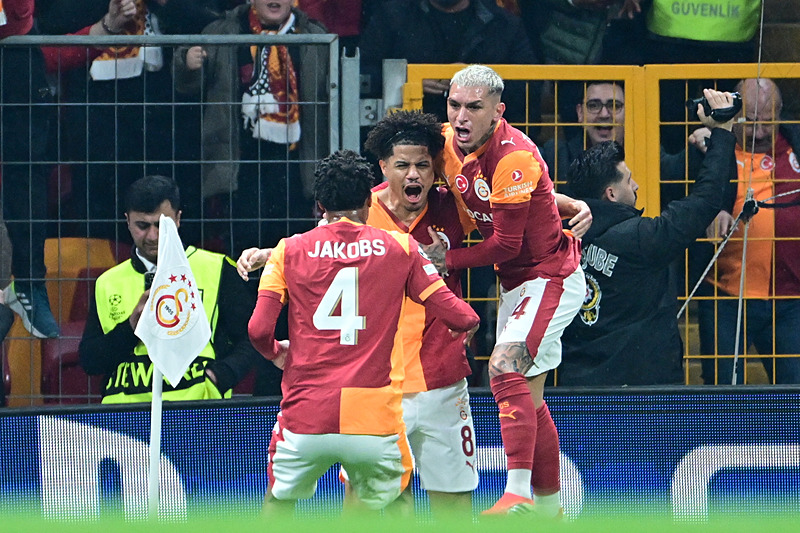 Galatasaray - Juventus | ŞAMPİYONLAR LİGİ MAÇI CANLI-12