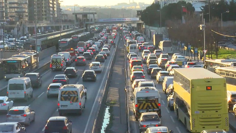 İstanbul'da iftar öncesi trafik kilit: Yoğunluk yüzde 85'e yükseldi-3