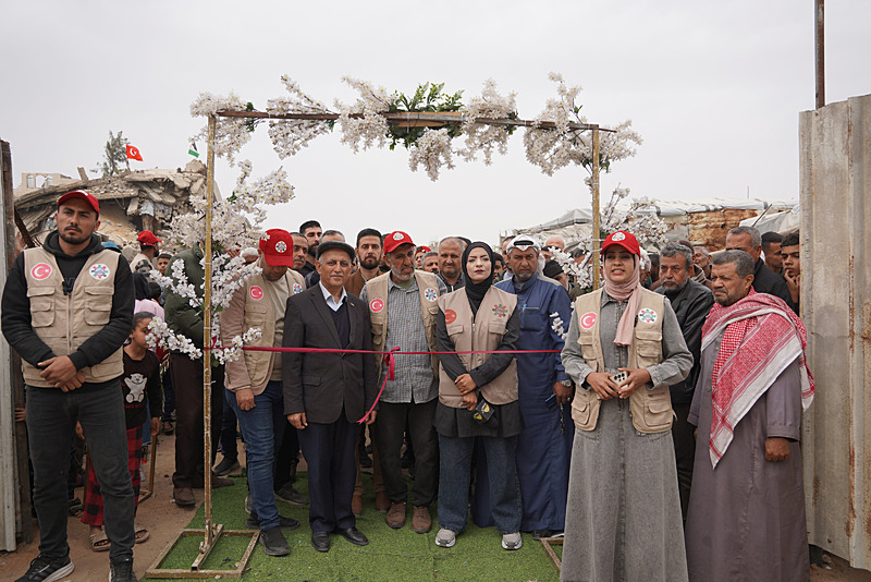 yildiz-tilbeden-gazzeye-dev-bagis-cadir-kent-acildi-1771489978203.jpeg Yıldız Tilbe’den Gazze’ye dev bağış: Çadır kent açıldı!-2