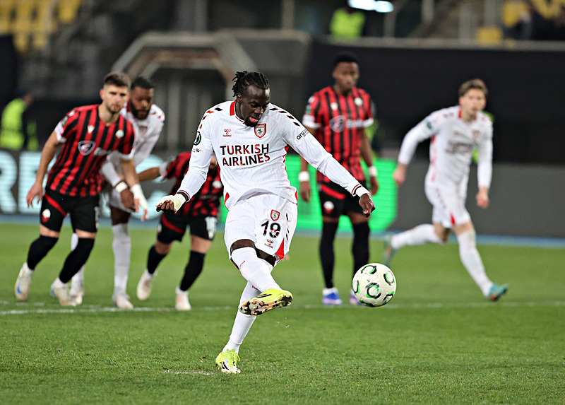 kf-shkendija-samsunspor-canli-1771536333259.jpeg Makedonya'da zafer gecesi! KF Shkendija - Samsunspor: 0-1 | MAÇ SONUCU-6