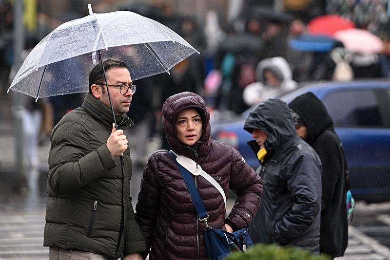 1771741132430.jpeg Sibirya soğukları ve kar kapıda: Meteoroloji Uzmanı Adil Tek İstanbul için salı gününü işaret etti-9