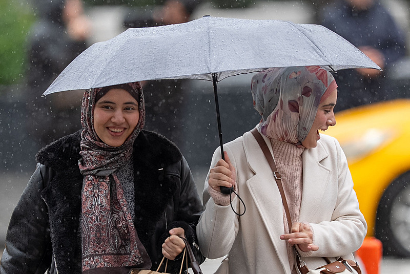 1771741158973.jpeg Sibirya soğukları ve kar kapıda: Meteoroloji Uzmanı Adil Tek İstanbul için salı gününü işaret etti-14