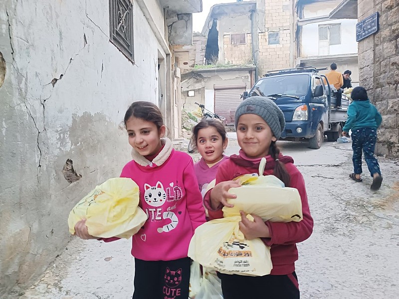 AK Parti’den gönül seferberliği! Balkanlar-Suriye ve Gazze’de iftar sofraları kuruldu-3