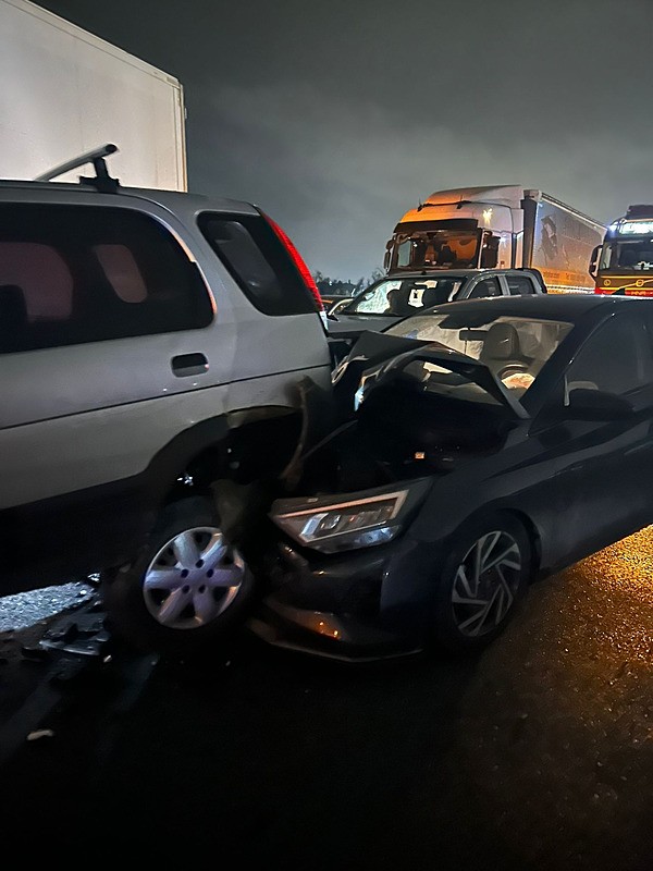 anadolu-otoyolunda-gece-yarisi-faciasi-17-arac-birbirine-girdi-1771796538492.jpeg Anadolu Otoyolu’nda gece yarısı faciası! 16 araç birbirine girdi-2