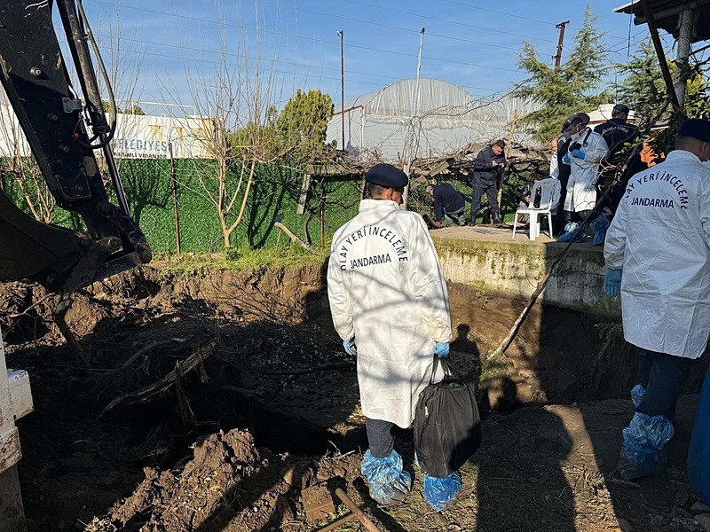 17 yıllık kayıp dosyası cinayet çıktı: Ebru Koyuncu'nun cesedi eski eniştesinin bahçesinde bulundu-3