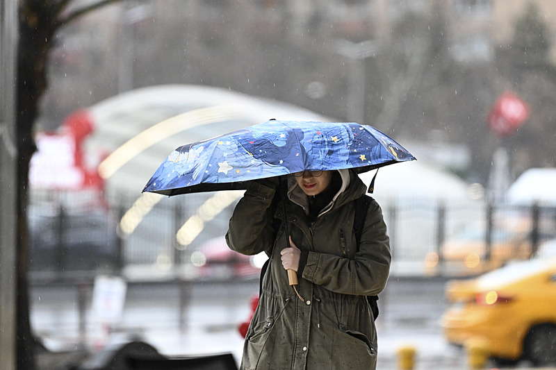 1771909038970.jpeg İstanbul'da kar yağışı için kritik saat: Sıcaklık 2 dereceye düşecek! Bulgaristan sistemi yolda-10