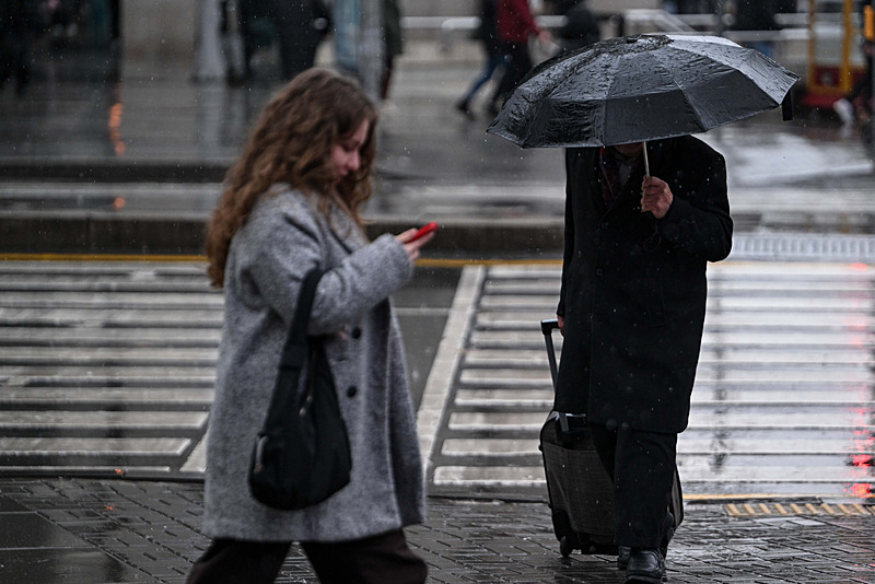 1771909062492.jpeg İstanbul'da kar yağışı için kritik saat: Sıcaklık 2 dereceye düşecek! Bulgaristan sistemi yolda-16
