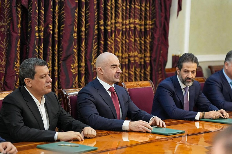 abd-turkyiye-buyukelcisi-barrack-terorist-basi-mazlum-abdi-ile-gorustu-1771963595483.jpeg ABD Türkiye Büyükelçisi Barrack Terörist başı Mazlum Abdi ile görüştü-3