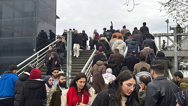 istanbulda-iftara-yetis-yetisebilirsen-trafik-yogunlugu-yuzde-83e-yukseldi-1771946658753.jpeg İstanbul'da iftara yetiş yetişebilirsen: Trafik yoğunluğu yüzde 83'e yükseldi-2