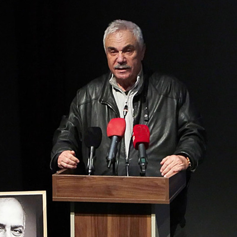 Usta oyuncu Ali Tutal son yolculuğuna uğurlandı!-3