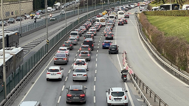 İstanbul’da iftar öncesi trafik: Avrupa Yakası’nda yoğunluk zirvede-3