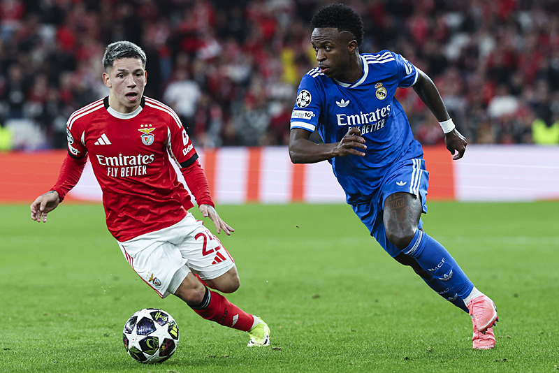 1772039930945.jpeg Wesley Sneijder'e yorumları sonrası ölüm tehdidi!-2