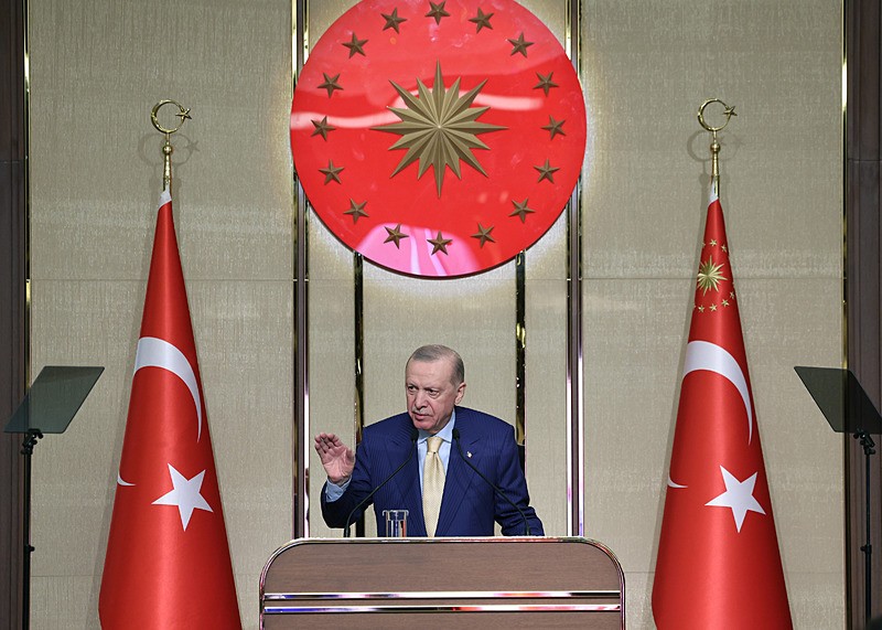 emekcilerle-iftar-bulusmasinda-baskan-erdogandan-bildiri-tepkisi-laikligin-arkasina-saklaniyorlar-1772042953106.jpeg Emekçilerle iftar buluşmasında Başkan Erdoğan'dan bildiri tepkisi: Laikliğin arkasına saklanıyorlar-2