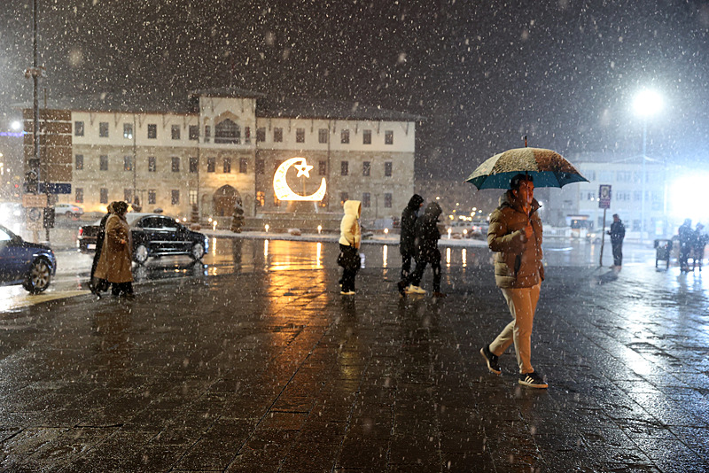 Cemre düştü kış bitmedi! Meteoroloji Uzmanı Adil Tek'ten İstanbul'a saatli uyarı: Sulu kar, fırtına...-15