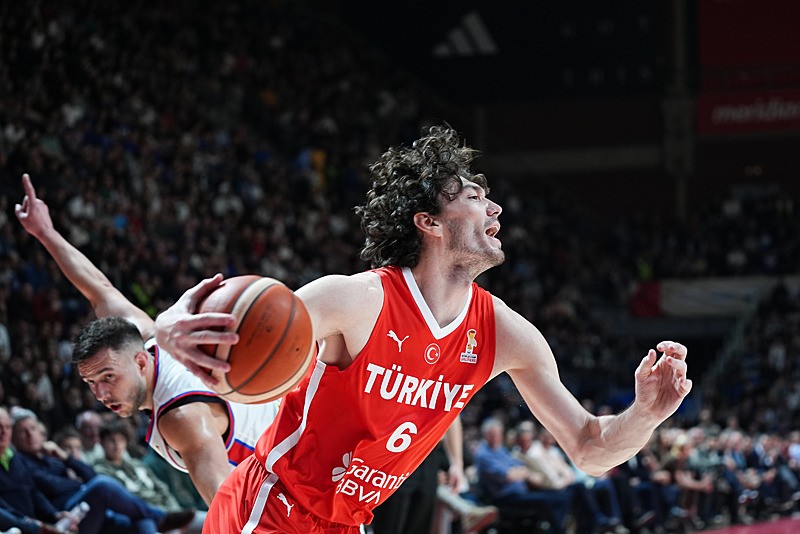 12 Dev Adam Sırbistan'ı potada mağlup etti: 82-78-4