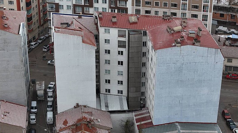 Eskişehir'de şüpheli olay: Adam 7'nci kattan atladı kadın evde ölü bulundu-4