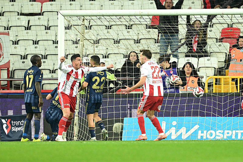 Kanarya'ya Akdeniz'de sürpriz! Antalyaspor - Fenerbahçe: 2-2 | MAÇ SONUCU-9