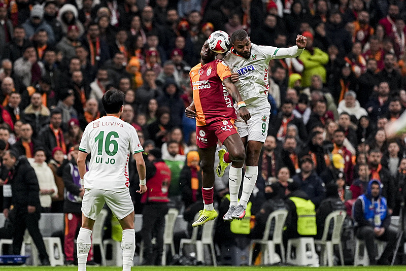 Okan Buruk Wilfried Singo kararını verecek-4