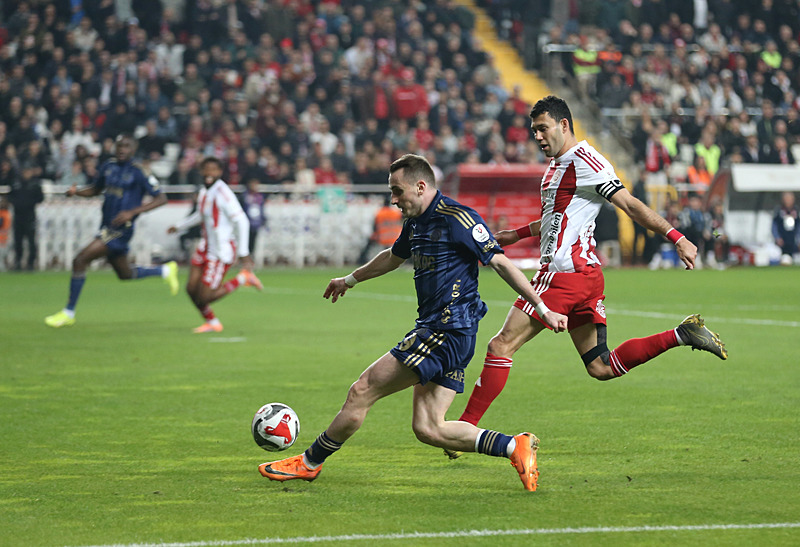 Oyundan alınan Kerem Aktürkoğlu ve Mert Müldür'den tepki!-2