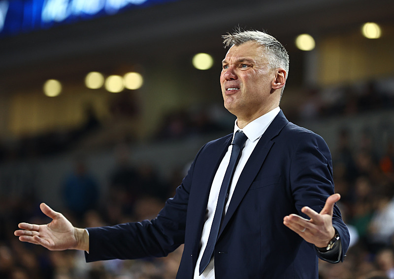sarunas-jasikevicius-dubaida-mahsur-kaldi-fenerbahce-hemen-harekete-gecti-1772370838860.jpeg Sarunas Jasikevicius Dubai'da mahsur kaldı! Fenerbahçe hemen harekete geçti-2