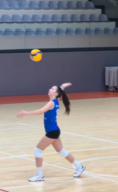 İbrahim Tatlıses’in 12 yaşındaki kızı Elif Ada 1.80 boyunda: "Şahane başarıların olsun çiçeğim"-3