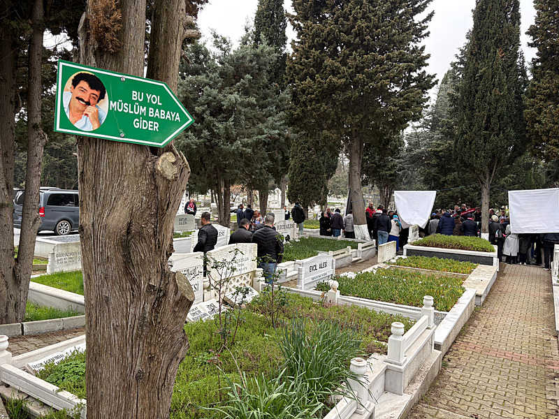 muslum-baba-icin-japonyadan-geldiler-muslum-gurses-olumunun-13-yilinda-anildi-1772543679858.jpeg Müslüm Baba için Japonya’dan geldiler! Müslüm Gürses ölümünün 13. yılında anıldı-3