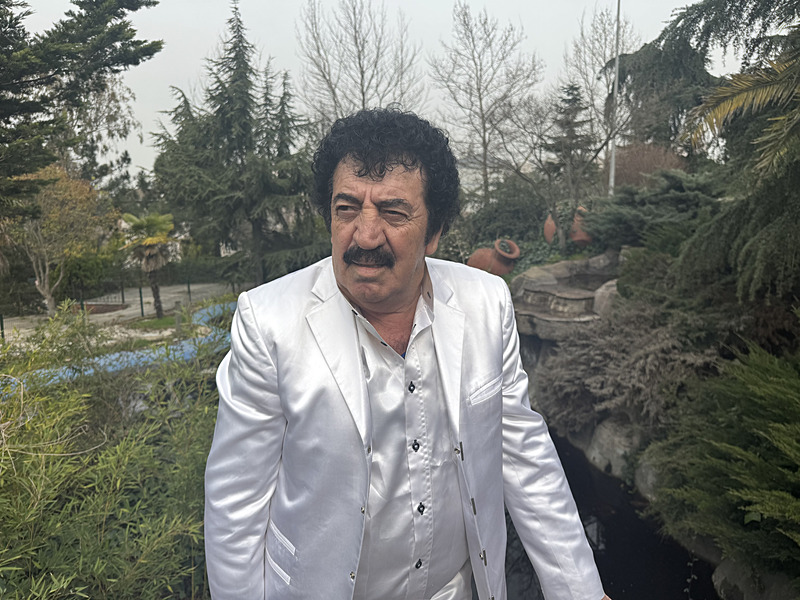 Müslüm Gürses’in ikizi kadar benzeyen taksici Baki Çiçek görenleri şaşırttı-3