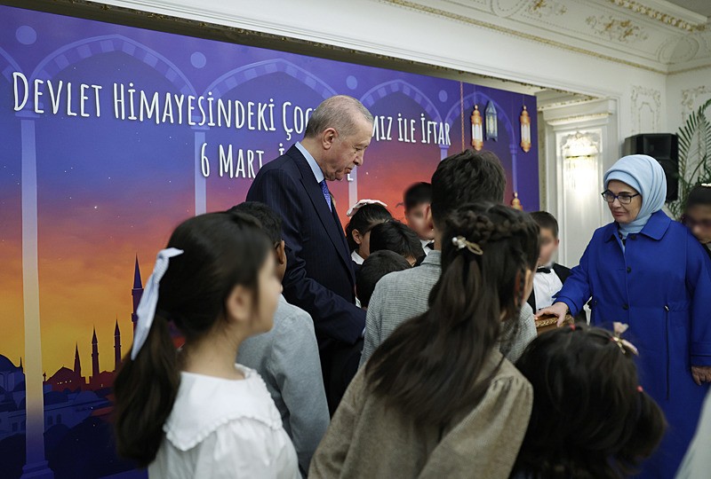 Başkan Erdoğan’a doğum günü sürprizi: Devlet himayesindeki çocuklarla iftarda buluştu-3