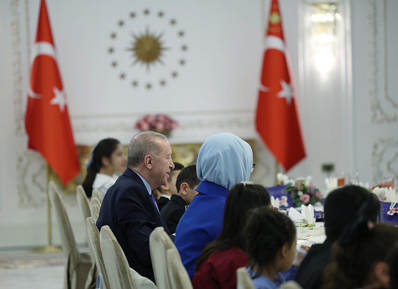 Başkan Erdoğan’a doğum günü sürprizi: Devlet himayesindeki çocuklarla iftarda buluştu-5