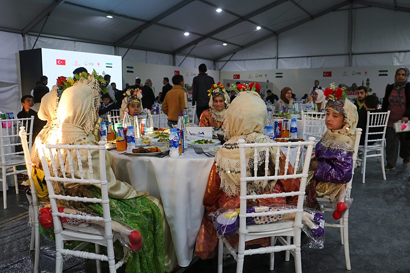 Bayırbucak’ta 500 kişiyi buluşturan kardeşlik iftarı: Özgür Suriye için verilen mücadeleye tüm dünya şahit oldu-6