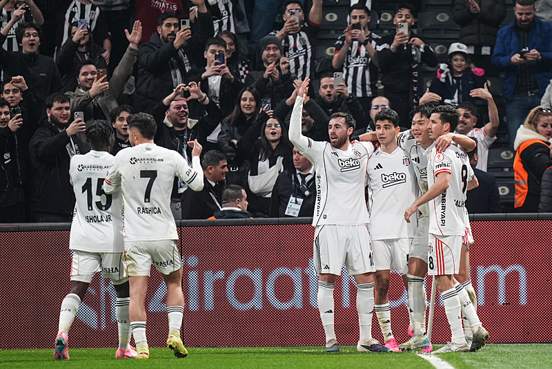 Beşiktaş - Galatasaray derbisinin ilk 11'leri belli oldu-17