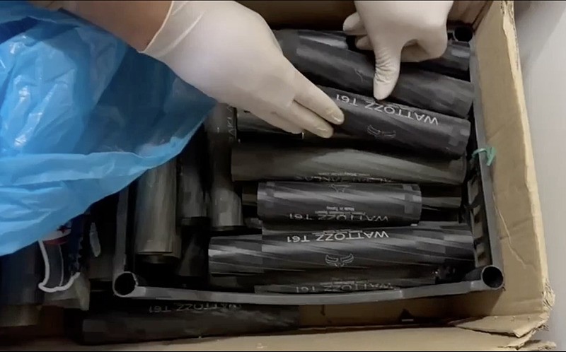 Evi silah fabrikasına çevirmişler: DEAŞ bağlantılı şüpheli ve suç ortağı tutuklandı!-1