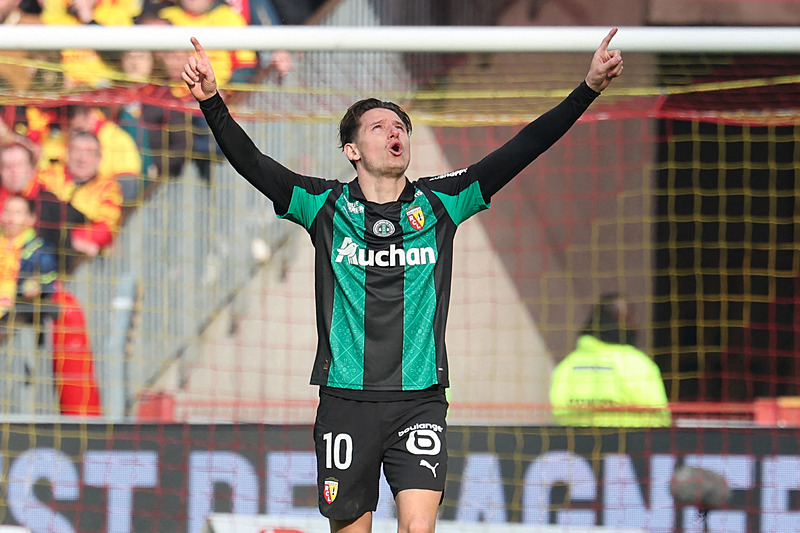 lens-metzi-3-0-ile-gecti-1772988217517.jpg Lens Metz'i 3-0 ile geçti!-4