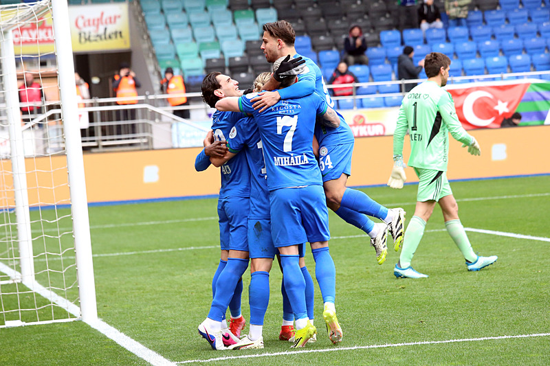 tek-golle-3-puan-rizespor-antalyaspor-1-0-mac-sonucu-1772973602726.jpeg Tek golle 3 puan! Rizespor - Antalyaspor: 1-0 | MAÇ SONUCU-3