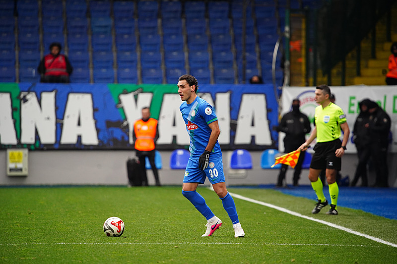 tek-golle-3-puan-rizespor-antalyaspor-1-0-mac-sonucu-1772973612789.jpeg Tek golle 3 puan! Rizespor - Antalyaspor: 1-0 | MAÇ SONUCU-5