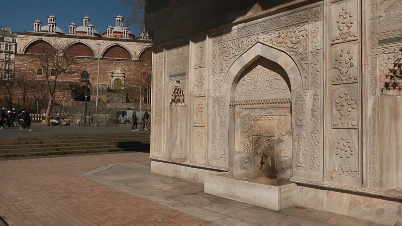 1773062553550.jpeg İstanbul’un 3 asırlık Tophane Çeşmesi'nde ateş yaktı: O şüpheli tutuklandı-6