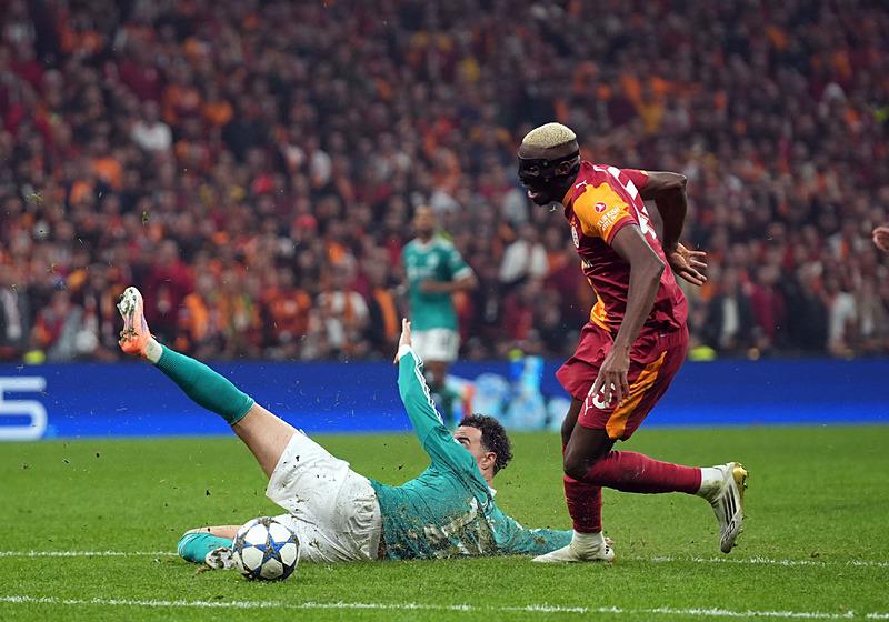 Galatasaray’da Liverpool maçı öncesi 7 oyuncu sınırda-3