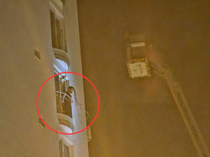 Adana'da annesiyle tartışan genç kolonyayla balkona çıktı: Her yeri yakarım-4