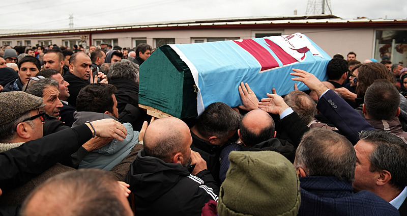 Orhan Kaynak son yolculuğuna uğurlandı!-3