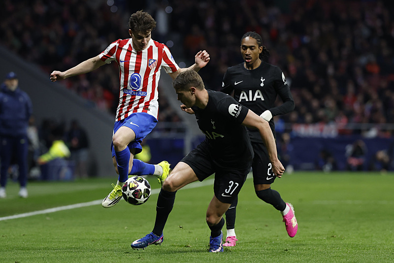 Tottenham'da tehlike çanları çalarken oyuncular bambaşka dünyada-2