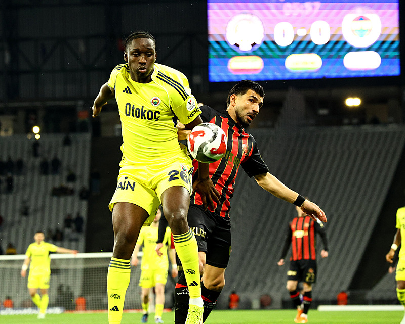 Zirvede yıkım! Fatih Karagümrük - Fenerbahçe: 2-0 | MAÇ SONUCU-10